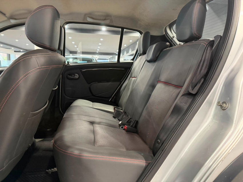 renault sandero 1.6 stepway 16v flex 4p automatico 201313