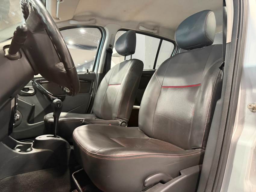 renault sandero 1.6 stepway 16v flex 4p automatico 20135