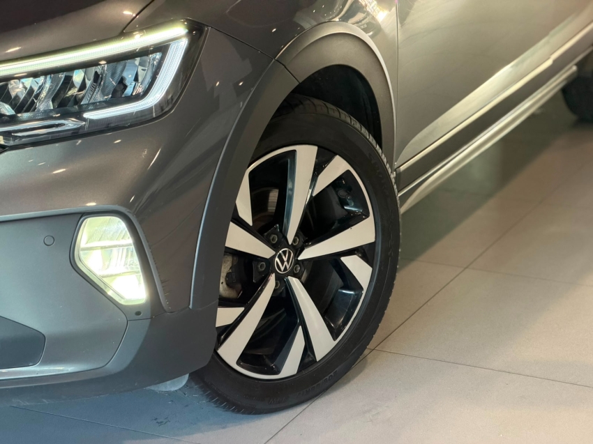 volkswagen nivus 1.0 200 tsi total flex highline automatico 4p 20242