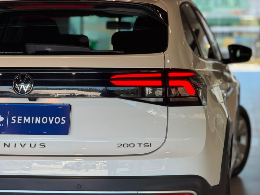 volkswagen nivus 1.0 200 tsi total flex comfortline automatico 4p 202415