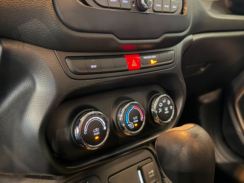 jeep renegade 1.8 16v flex sport 4p automatico 201811
