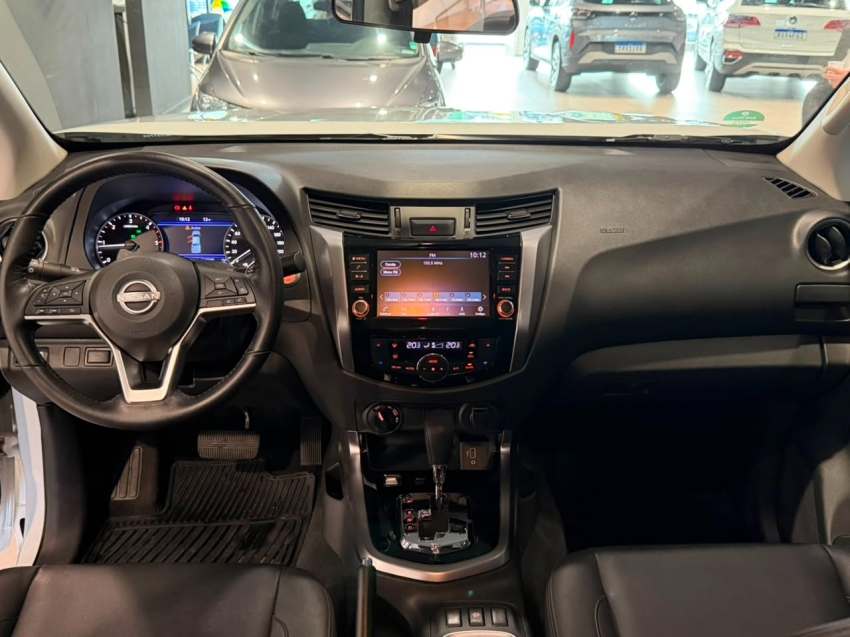 nissan frontier 2.3 16v turbo diesel xe cd 4x4 automatico 4p 202515