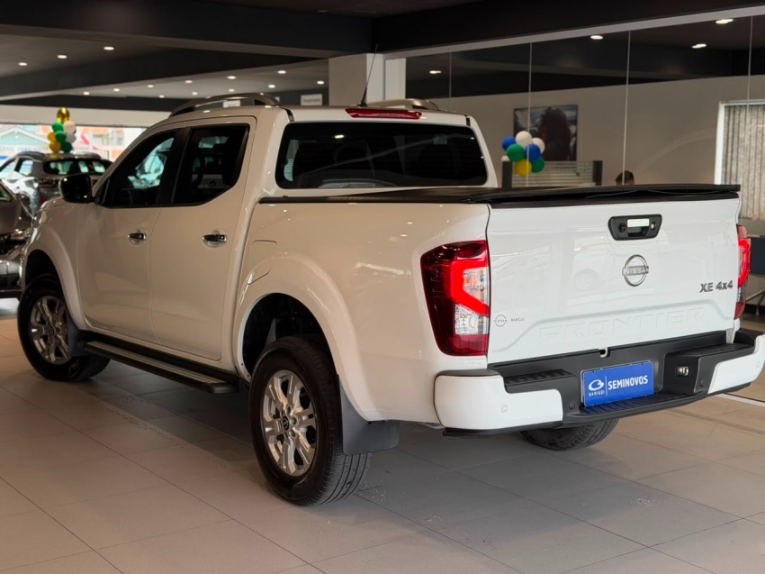 nissan frontier 2.3 16v turbo diesel xe cd 4x4 automatico 4p 202518