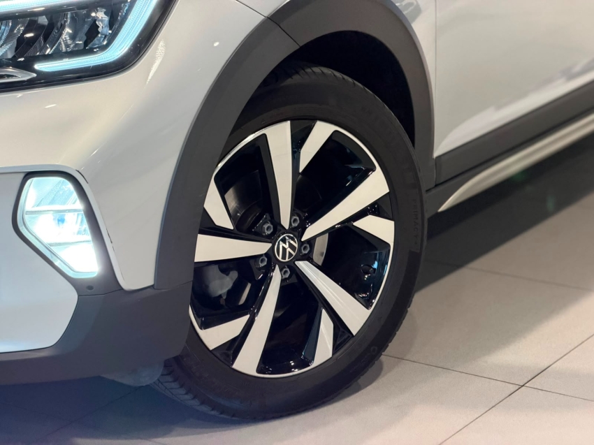 volkswagen nivus 1.0 200 tsi total flex highline automatico 4p 20214