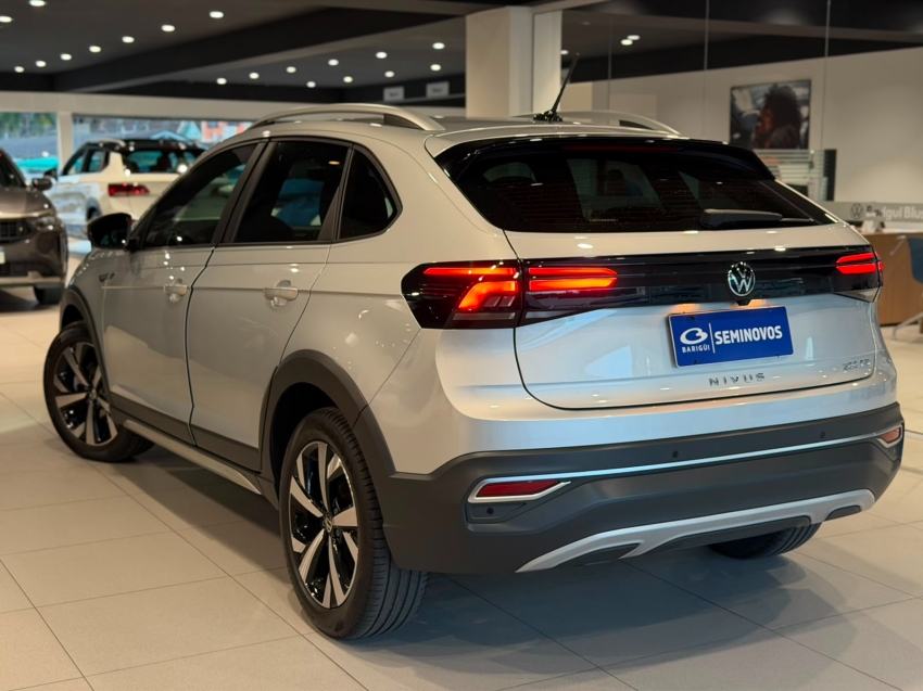 volkswagen nivus 1.0 200 tsi total flex highline automatico 4p 202117
