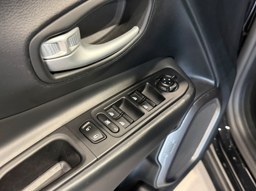 jeep renegade 1.3 t270 turbo flex longitude at6 4p automatico 20244
