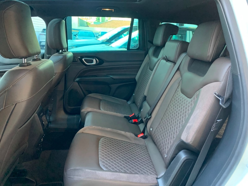 jeep commander 2.0 td380 turbo diesel overland at9 4p automatico 202315