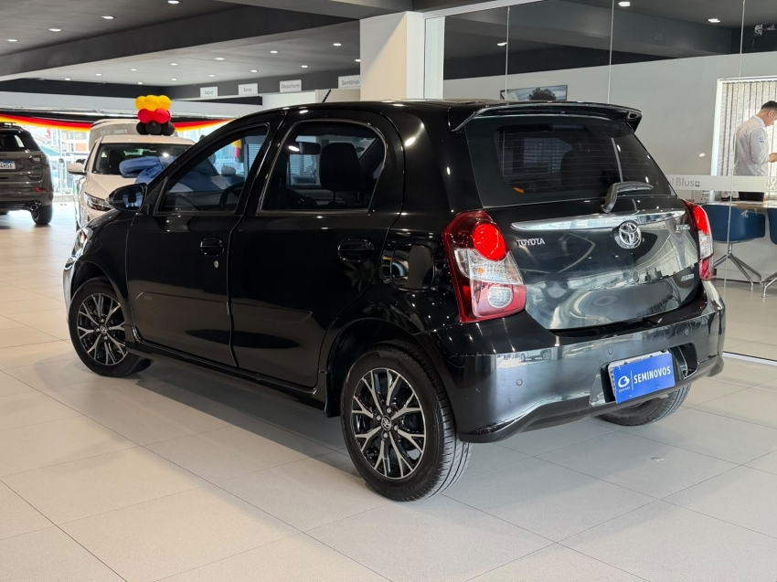toyota etios 1.5 platinum 16v flex 4p automatico 201813