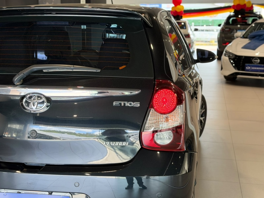 toyota etios 1.5 platinum 16v flex 4p automatico 201814