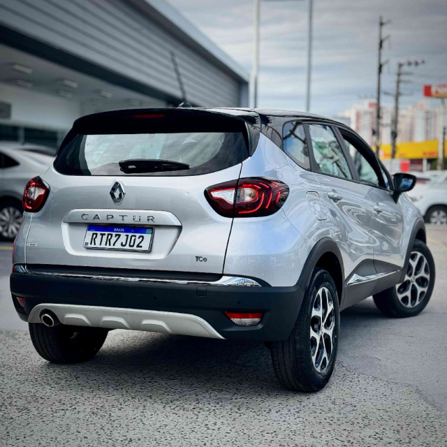 renault captur 1.3 tce flex intense x-tronic 2023