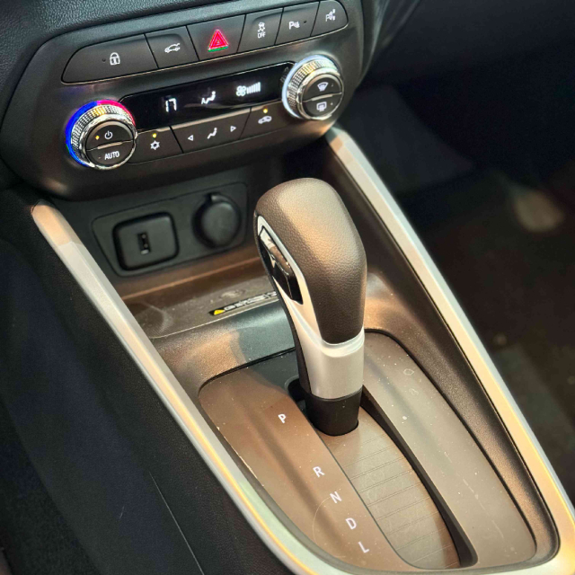 chevrolet onix 1.0 turbo flex plus premier automatico 4p 2025