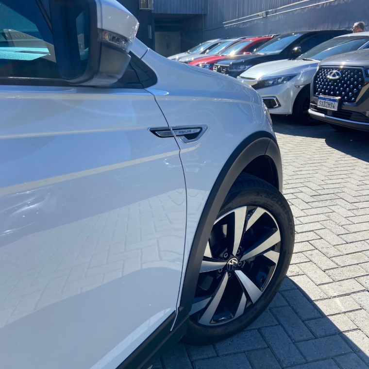 nivus highline 1.0 200 tsi 2024 -garantia de fabrica.