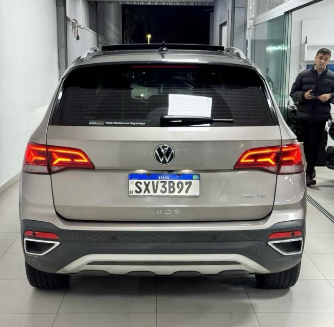 taos highline 1.4 250 tsi 2024 (33mil km - garantia de fabrica)