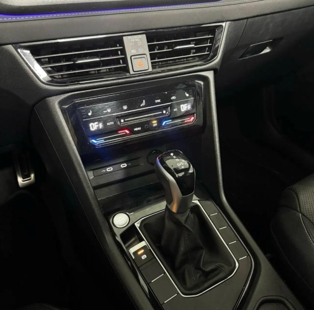taos highline 1.4 250 tsi 2024 (33mil km - garantia de fabrica)