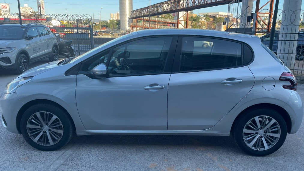 peugeot 208 1.6 flex automatico 2017