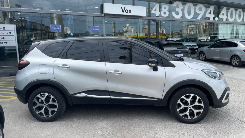 renault captur 1.3 tce flex intense x-tronic 4p automatico 2022