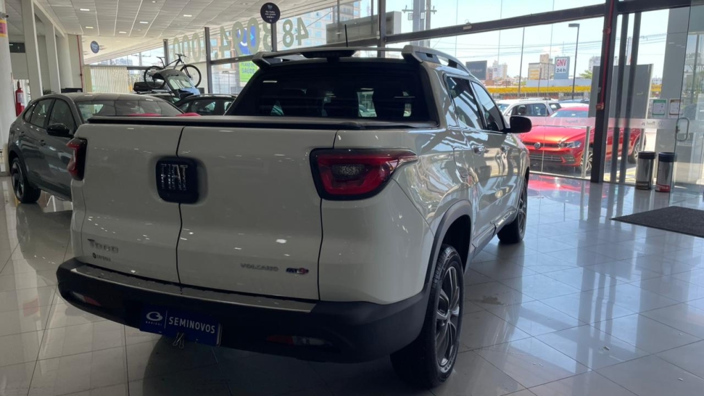 fiat toro 2.0 16v turbo diesel volcano 4wd at9 4p automatico 20214