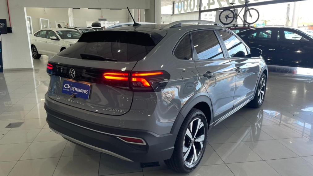 volkswagen nivus 1.0 200 tsi total flex highline automatico 4p 20243