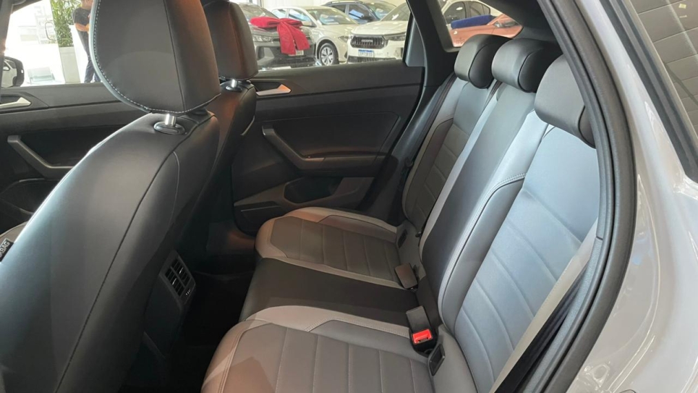 volkswagen nivus 1.0 200 tsi total flex highline automatico 4p 20245