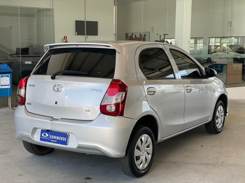 toyota etios 1.3 x 16v flex 4p manual automatico 20204