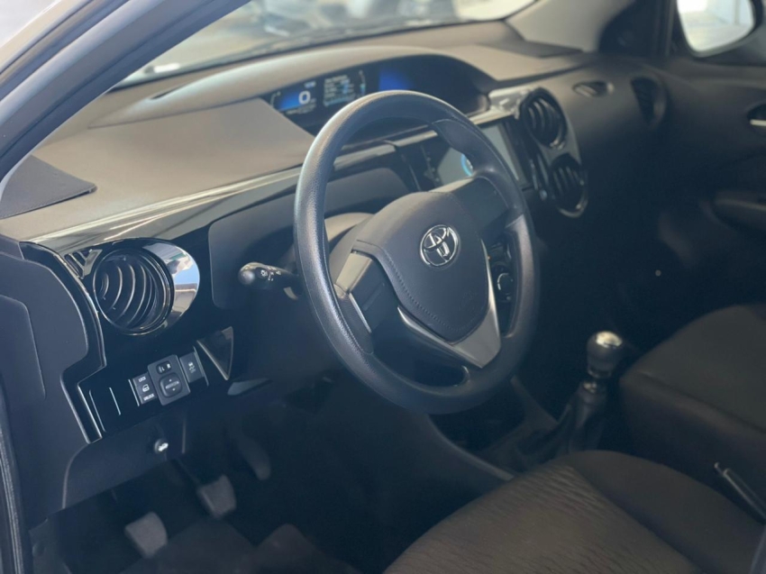 toyota etios 1.3 x 16v flex 4p manual automatico 20209