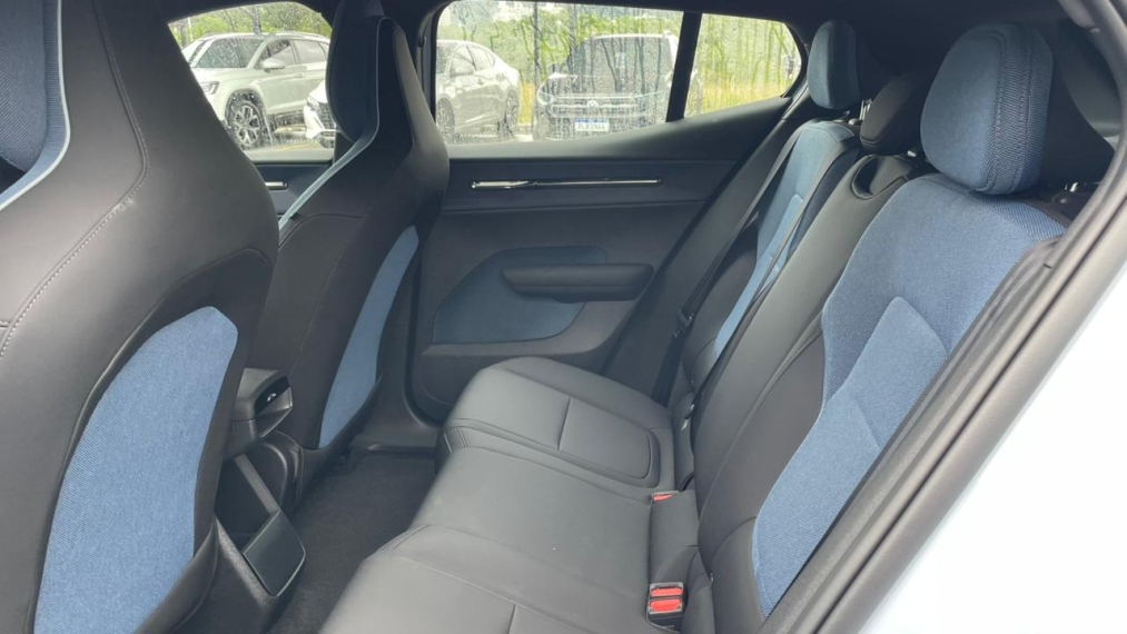 volvo ex30 51 kw eletrico core 2.0 4p automatico 20246