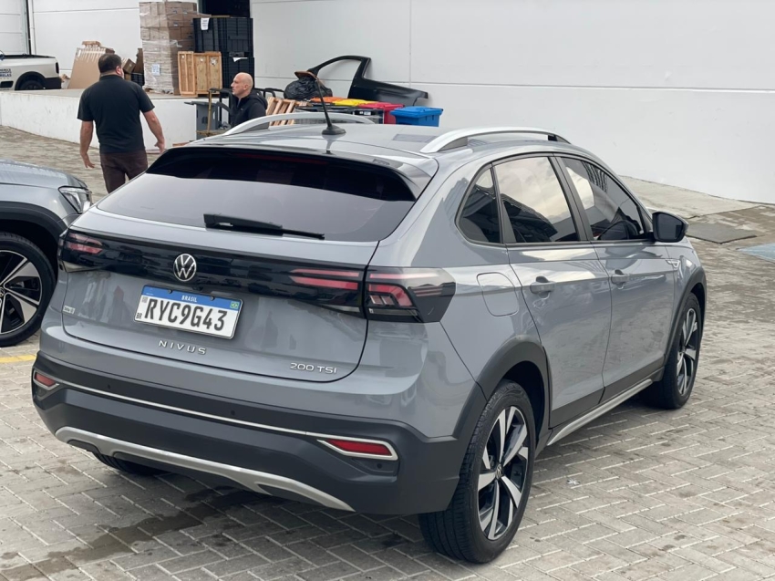 volkswagen nivus 1.0 200 tsi total flex highline automatico 4p 20235