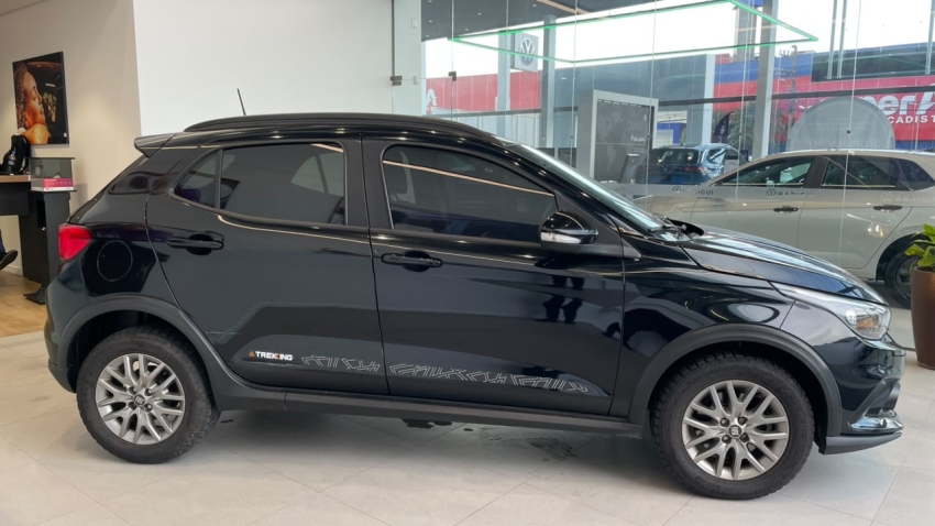 fiat argo 1.8 e.torq flex trekking at6 4p automatico 20213