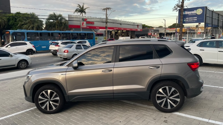 volkswagen taos 1.4 250 tsi total flex highline automatico 4p 20232