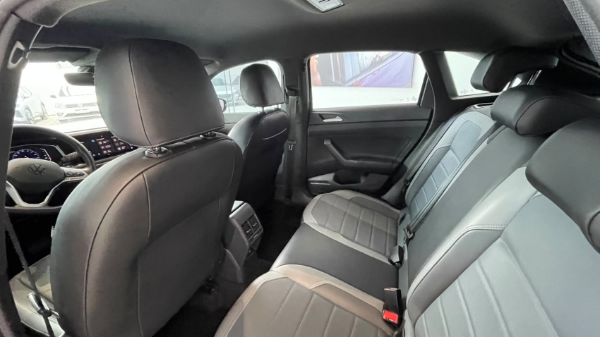 volkswagen nivus 1.0 200 tsi total flex highline automatico 4p 20245