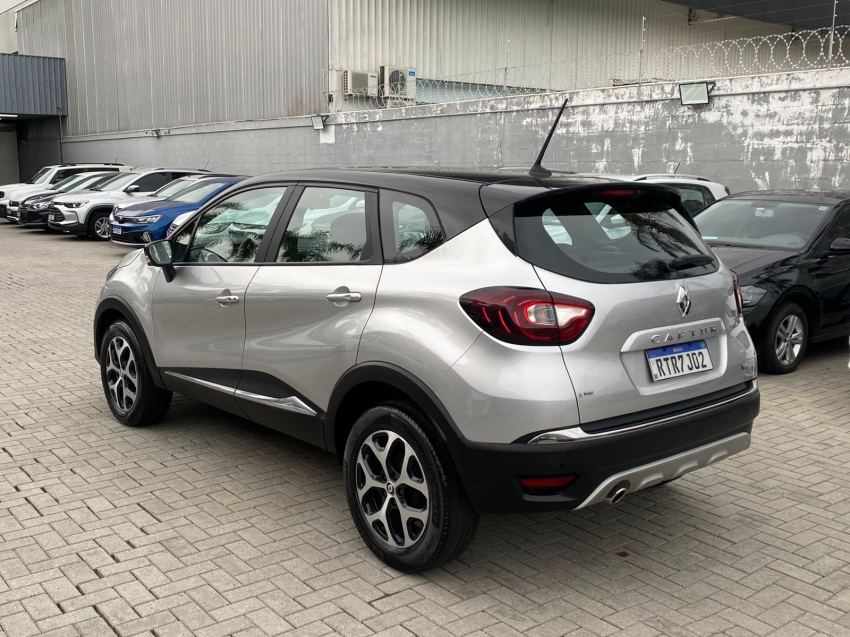 renault captur 1.3 tce flex intense x-tronic 5p automatico 2023