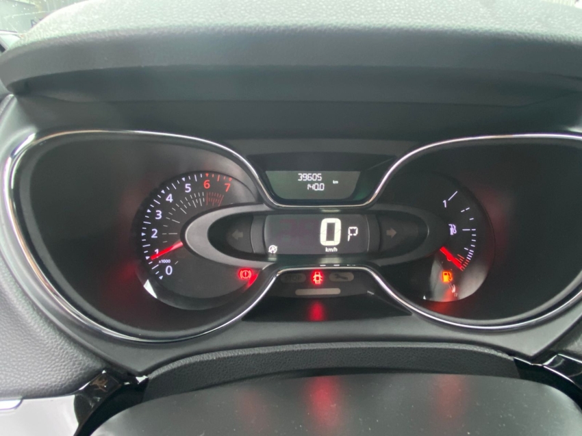 renault captur 1.3 tce flex intense x-tronic 5p automatico 2023