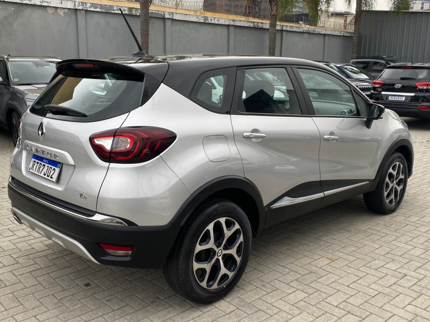 renault captur 1.3 tce flex intense x-tronic 5p automatico 2023
