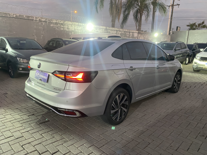 volkswagen virtus 1.0 200 tsi highline automatico flex 5p 2025