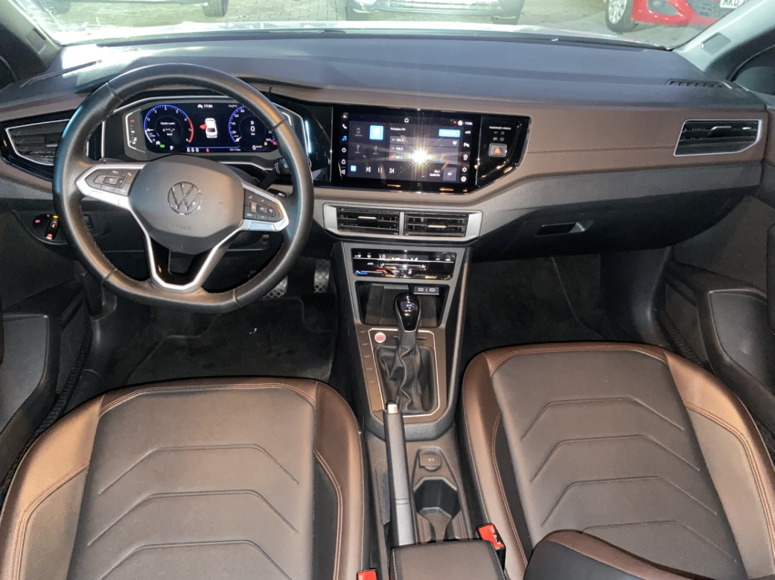 volkswagen virtus 1.0 200 tsi highline automatico flex 5p 2025