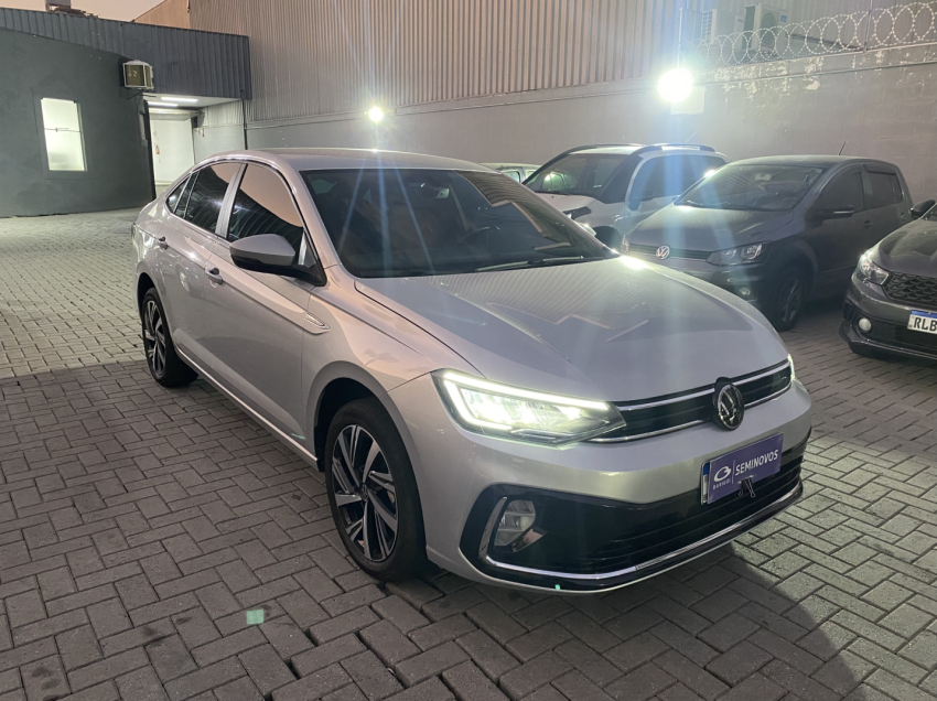 volkswagen virtus 1.0 200 tsi highline automatico flex 5p 2025