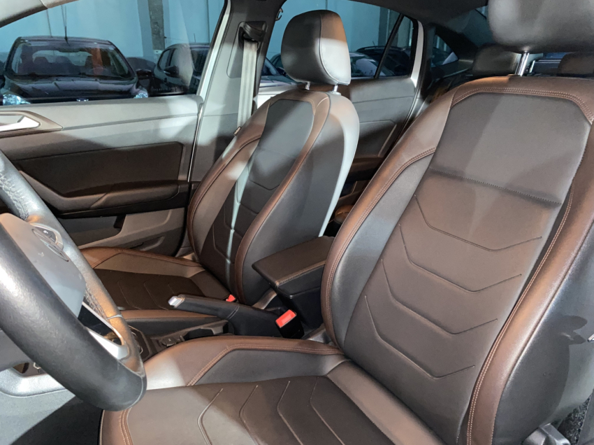volkswagen virtus 1.0 200 tsi highline automatico flex 5p 2025