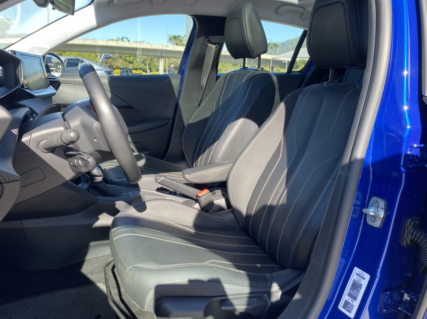 peugeot 208 1.6 16v flex griffe at6 4p automatico 2021