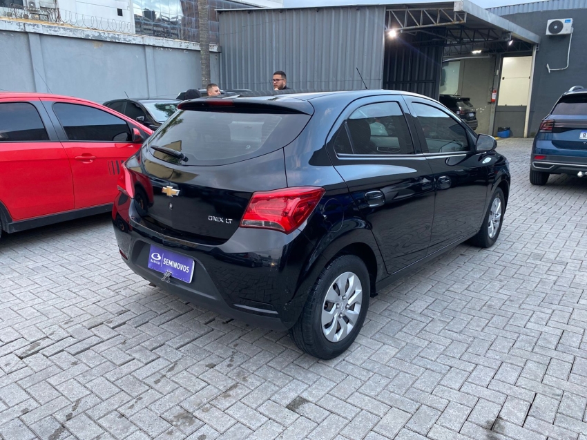 chevrolet onix 1.0 mpfi lt 8v flex 4p manual 5p 2017