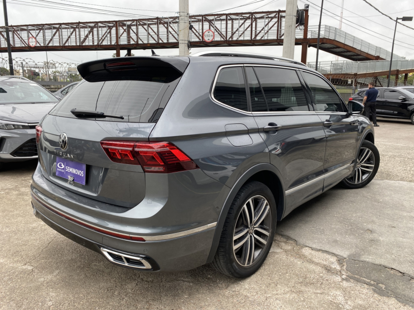 volkswagen tiguan 2.0 300 tsi gasolina allspace r-line automatico flex 5p 2024