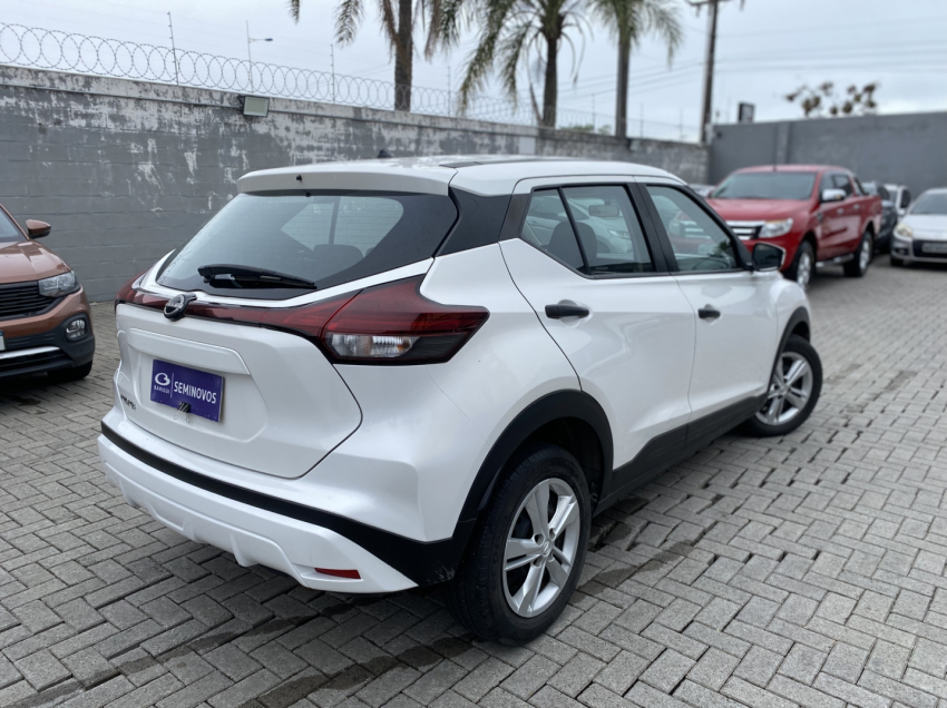 nissan kicks 1.6 16v flexstart active xtronic flex 5p automatico 2024