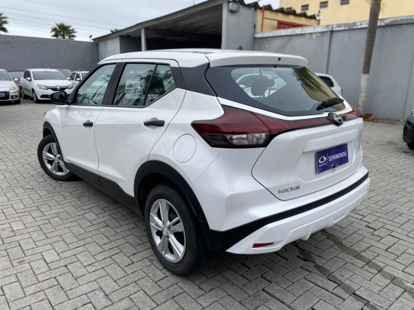 nissan kicks 1.6 16v flexstart active xtronic flex 5p automatico 2024