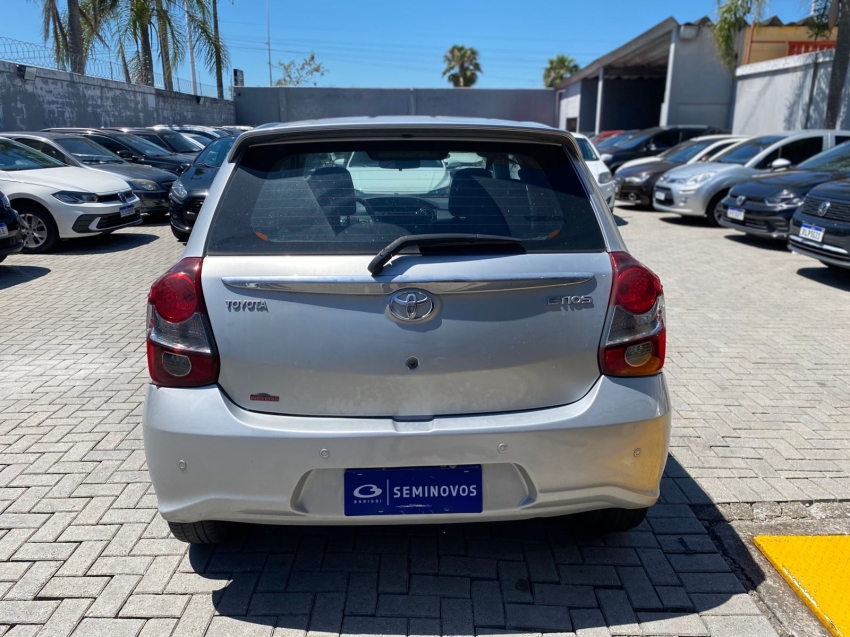 toyota etios 1.5 platinum 16v flex 4p automatico 5p 20184