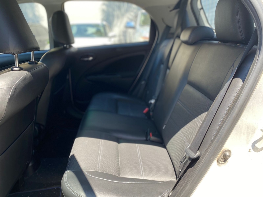 toyota etios 1.5 platinum 16v flex 4p automatico 5p 20186