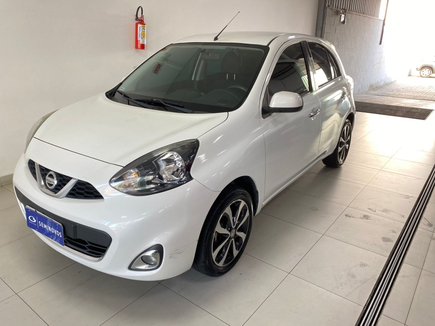 nissan march 1.6 sl 16v flex 4p xtronic 5p automatico 20172