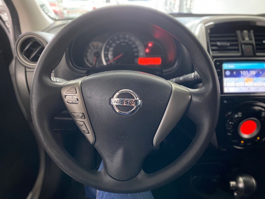 nissan march 1.6 sl 16v flex 4p xtronic 5p automatico 201712