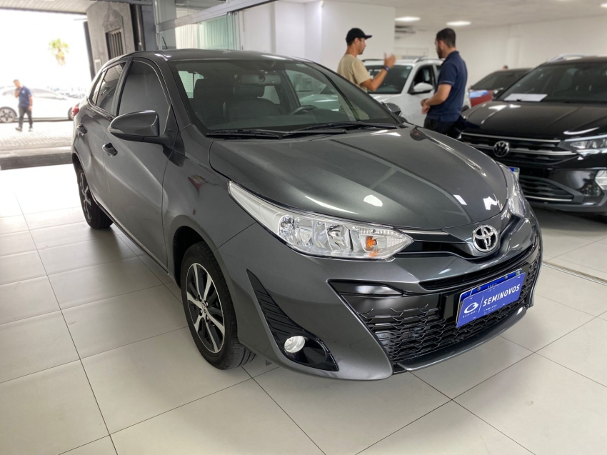 yaris hatch xs connect 1.5 16v cvt - r$92.900