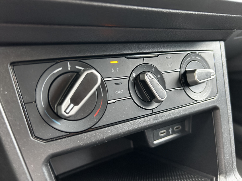 volkswagen polo 1.0 mpi track manual 2024