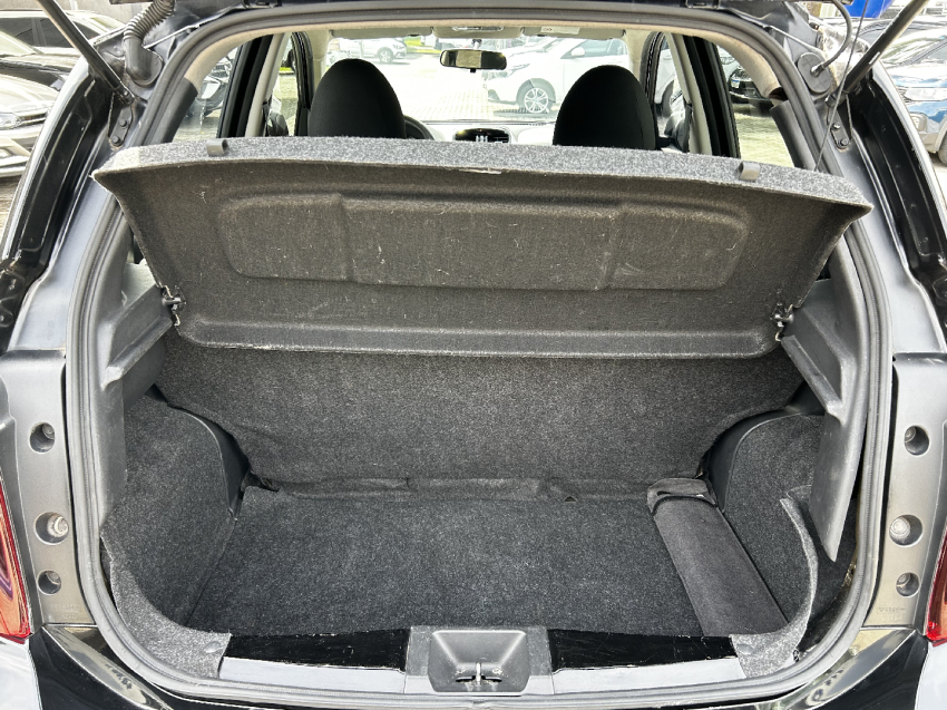 nissan march 1.6 sl 16v flex 4p manual 2017