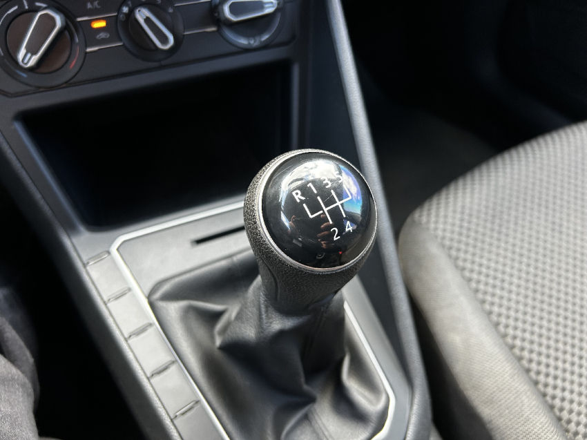 volkswagen polo 1.0 mpi total flex manual 2020
